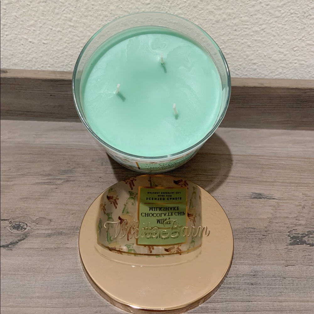 BBW Mint Chocolate chip Milkshake candle - Picture 6 of 10